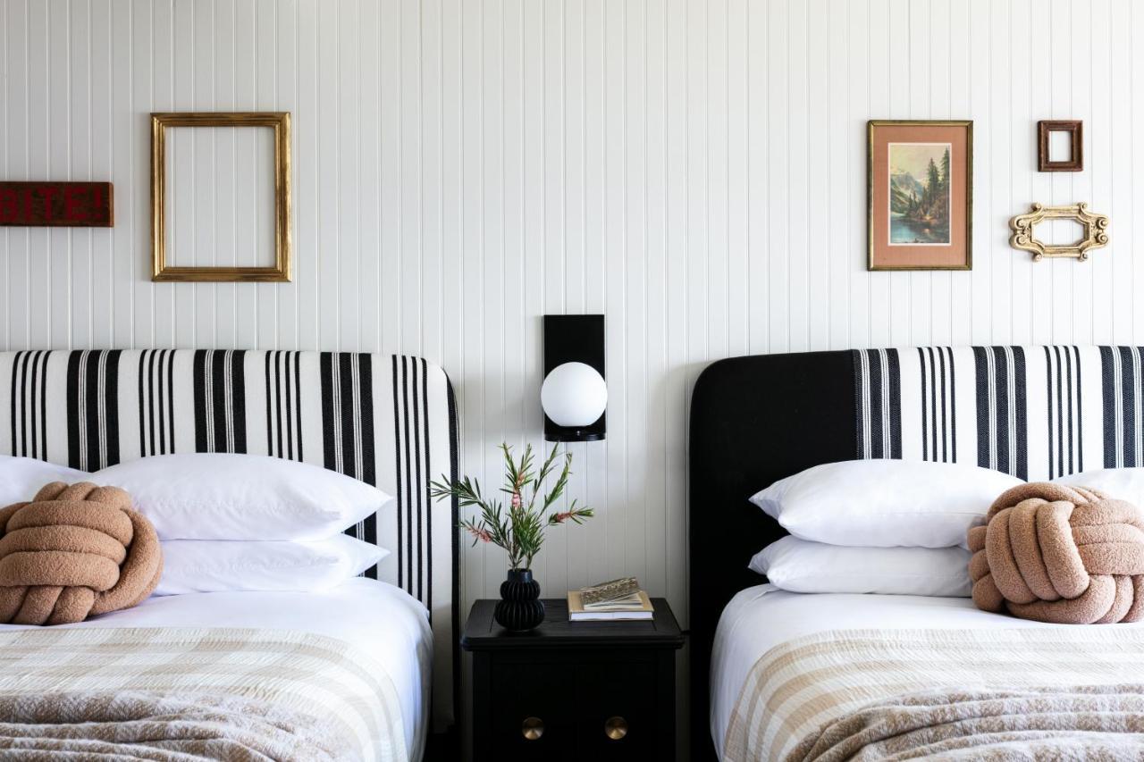Bluebird Ocean Point Inn Extérieur photo