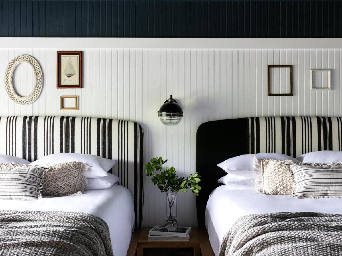 Bluebird Ocean Point Inn Extérieur photo
