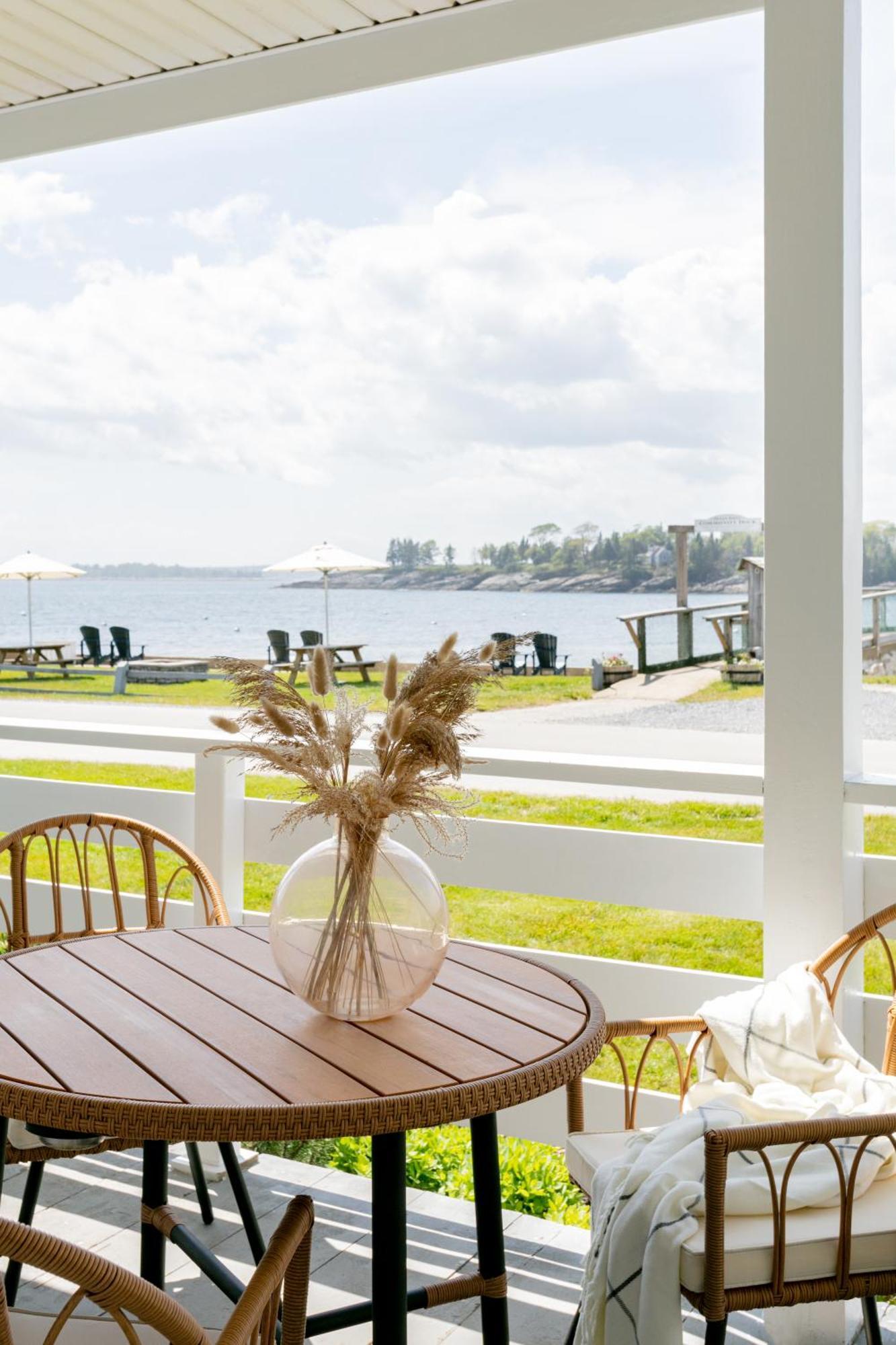 Bluebird Ocean Point Inn Extérieur photo