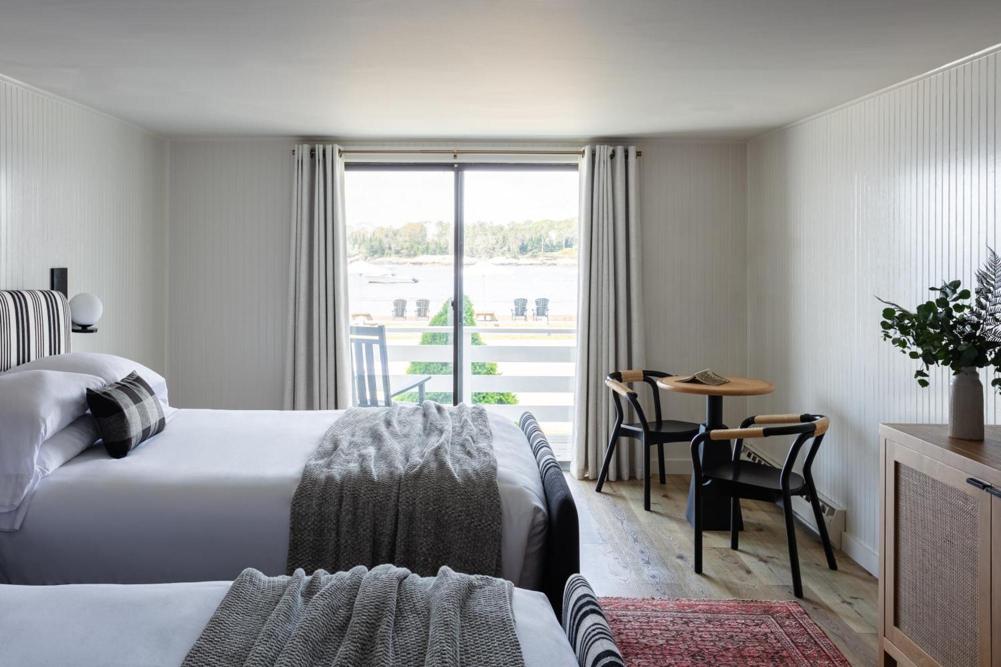 Bluebird Ocean Point Inn Extérieur photo